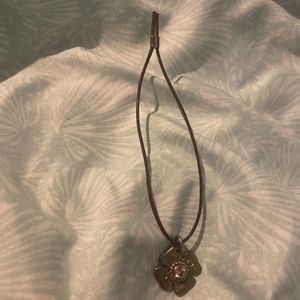 Pandora clasp opener with light pink stone